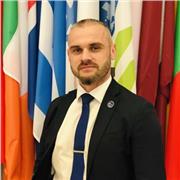 Découvrez le russe avec facilité ! Envie d'apprendre une nouvelle langue ? Pourquoi ne pas commencer par le russe ? Mes cours simplifiés vous guideront à travers les bases de cette langue captivante